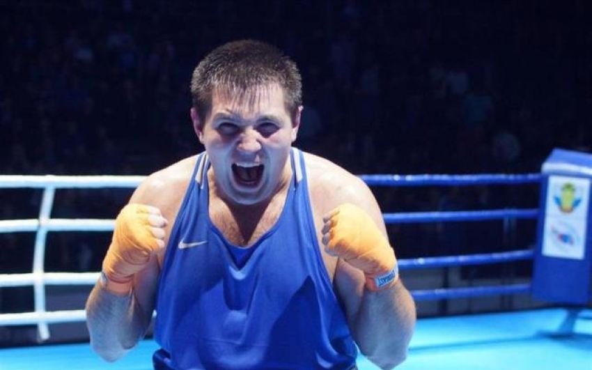 Максим Бабанин одержал первую победу на Чемпионате Европы по боксу