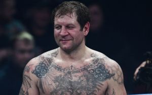 Александр Емельяненко честно рассказал, почему соглашается драться с соперниками уровня Тарасова и Джигана