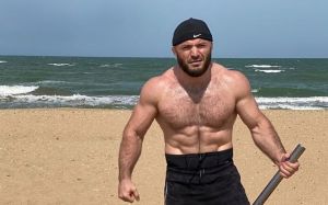 Евгений Гончаров: "Исмаилов уже в 2014 году приходил на взвешивание с телефоном. Для людей это тогда было еще дико"