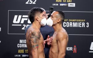 Видео боя Ти Джей Браун - Дэнни Чавес UFC 252