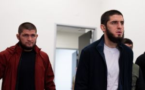 Хабиб Нурмагомедов считает, что Ислам Махачев в следующем бою должен встретиться с Чарльзом Оливейрой