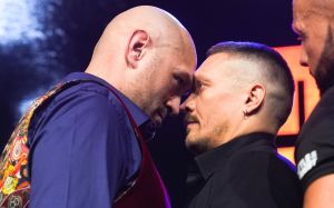 "Начал показывать, что он на спаде": тренер Джойса обсудил мегафайт Усик - Фьюри