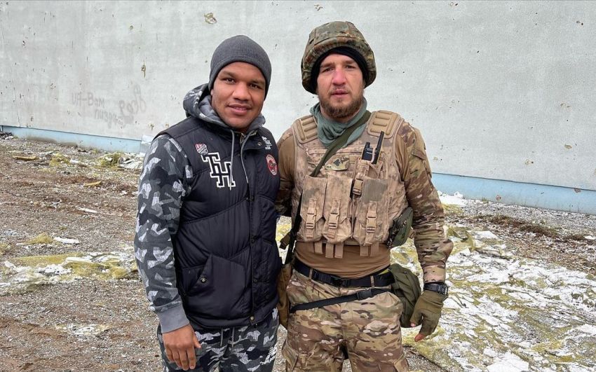 Жан Беленюк встретил Ярослава Амосова в освобожденном от оккупантов Гостомеле: "Достойный пример чемпиона"