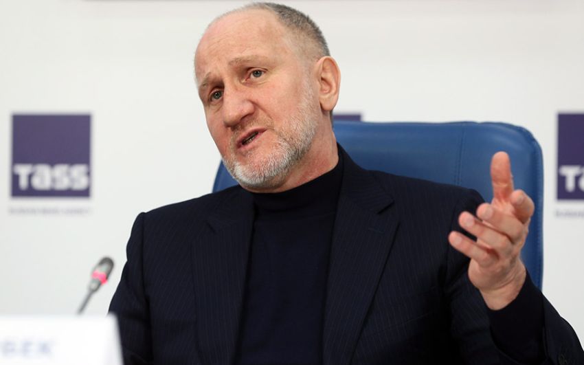 Основатель ACB Майрбек Хасиев обвинил бывшего бойца лиги во лжи