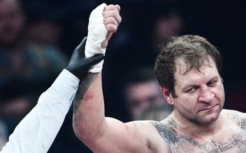 Александр Емельяненко может выступить на новогоднем турнире AMC Fight Nights