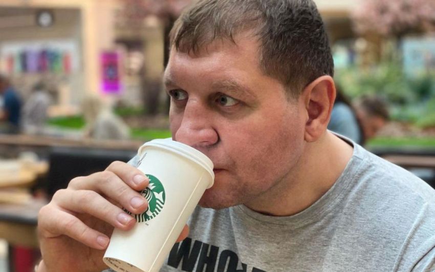 Четыре "Балтики № 9", два "Жигулевских"... Известно, что пил Емельяненко перед скандалом в аэропорту