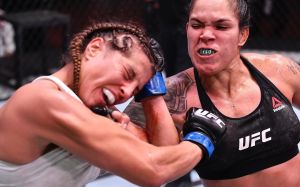 Аманда Нуньес уверенно защитила титул в бою с Фелисией Спенсер на UFC 250