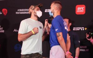Видео боя Рамазан Эмеев - Никлас Штольц UFC on ESPN 14