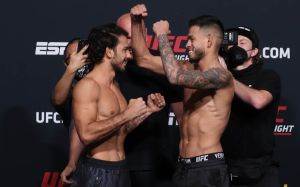 Видео боя Алешандре Пантожа - Брэндон Ройвэл UFC on ESPN 29