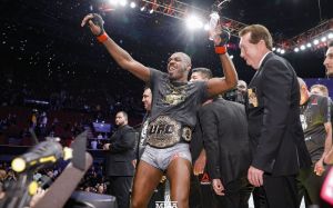 Джон Джонс принес извинения журналистке, которую обидел перед турниром UFC 232