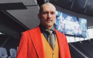 Усик ответил на оскорбления Кивы: "Недавно там какая-то дырявая дурочка говорила, что я талантливая шл*ха"