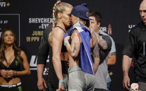 Видео боя Джоанн Калдервуд - Кэтлин Чукагян UFC 238