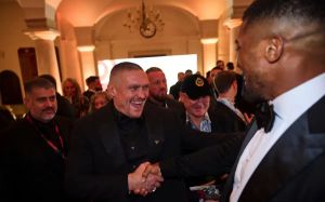Фрэнк Уоррен: "Уберите Усика и Великобритания станет центром мирового бокса в супертяжелом весе"