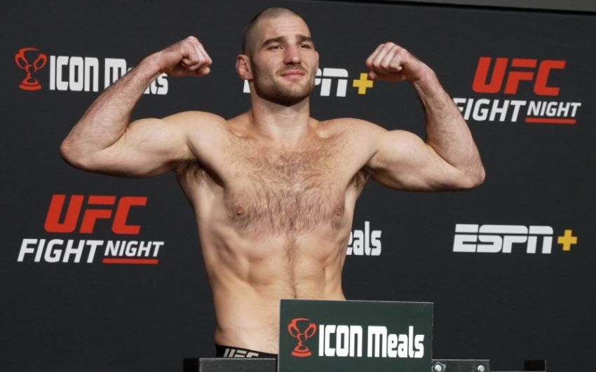 Взвешивание UFC on ESPN 47: Стриклэнд и Магомедов показали одинаковый вес