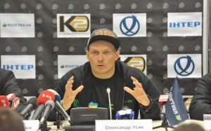 Усик: «Хук постоянно бил ниже пояса, он мне все там отбил»