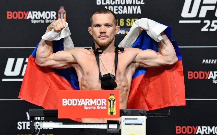Результаты взвешивания турнира UFC 259