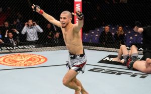 Мухаммад Мокаев меньше чем за минуту уничтожил Коди Дардена на UFC Fight Night 204
