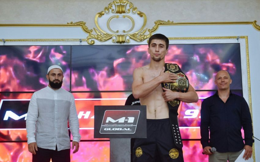 M-1 Challenge 95: Нэйт Ландвер техническим нокаутом победил Хамзата Далгиева
