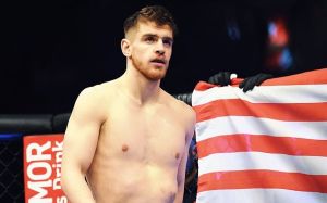 Эдмен Шахбазян был оштрафован UFC за выход в октагон с флагом Нагорного Карабаха