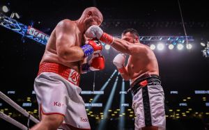 Али Эрен Демирезен нанес Адаму Ковнацки третье поражение подряд