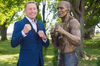 В Канаде установили памятник экс-чемпиону UFC Джорджу Сент-Пьеру