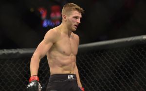 Дэн Хукер брутально нокаутировал Джеймса Вика в первом раунде на UFC on ESPN 4