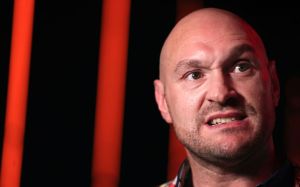 Александр Красюк раскритиковал Фьюри за травму перед боем с Усиком: "Это непрофессионально"