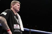 Хаттон: «У Кличко могут проходить удары, ведь он выше Джошуа»