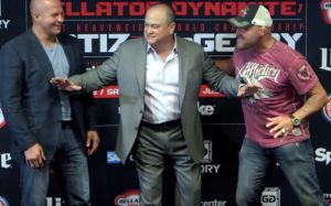 Согласно контракту, Емельяненко может выступать за пределами Bellator