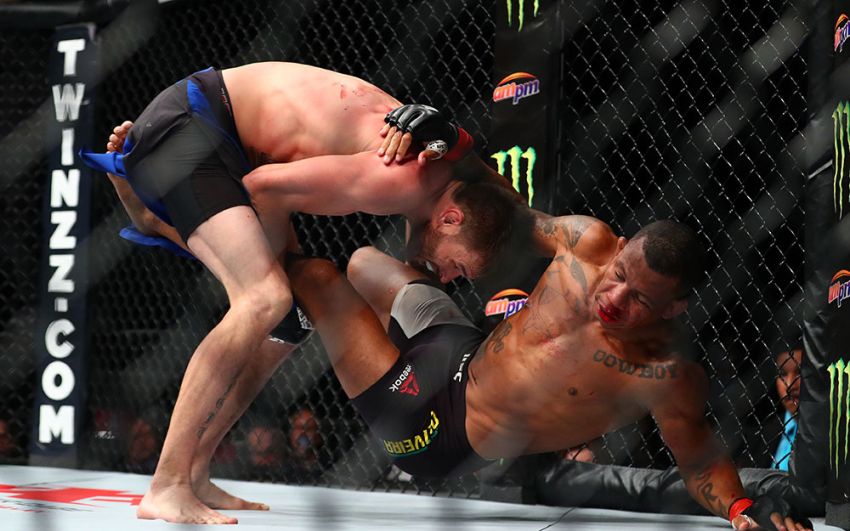 Видео боя Алекс Оливейра - Тим Минс UFC 207