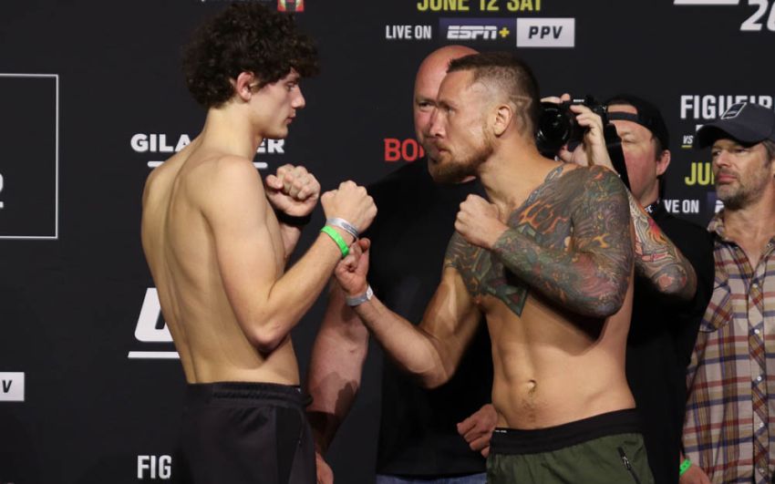 Видео боя Чейс Хупер - Стивен Петерсон UFC 263