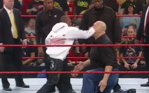 Вспоминаем как это было. Выход Флойда Мейвезера на бой против Big Show.