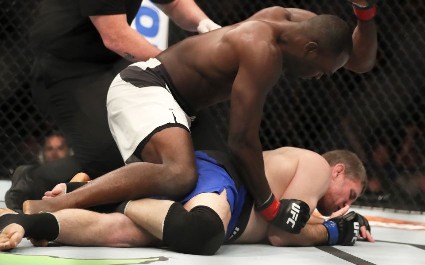 Видео боя Дерек Брансон - Даниэль Келли UFC Fight Night 110 