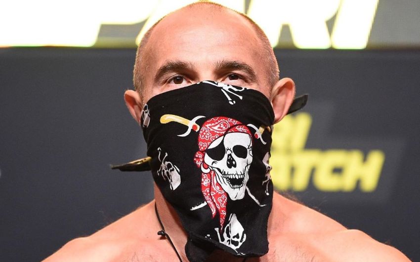 Результаты взвешивания турнира UFC on ESPN+ 32: Алексей Олейник - Деррик Льюис