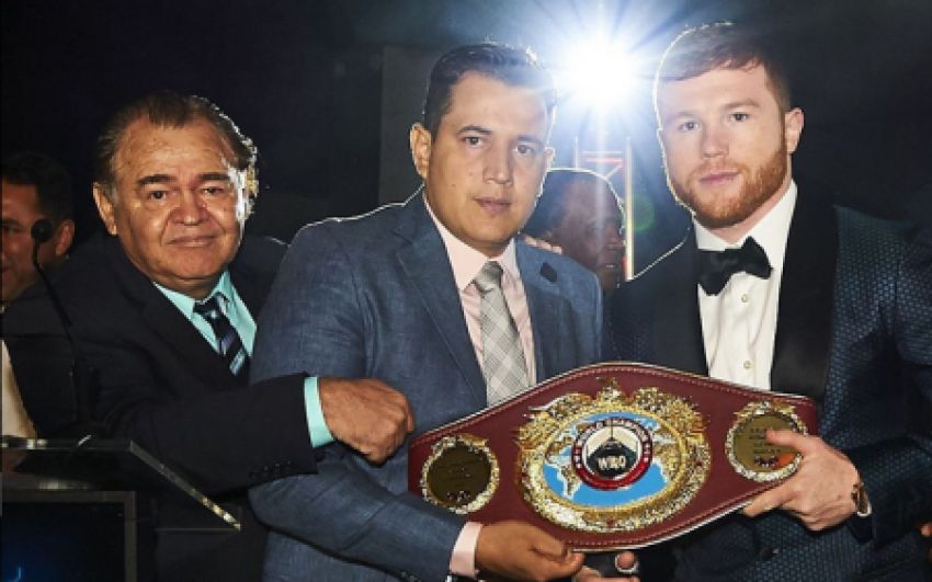 Президент WBO: Альварес может стать претендентом на титул Сондерса