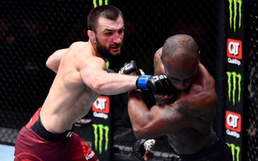 Абубакар Нурмагомедов одержал первую победу в UFC, уверенно одолев Джареда Гудена