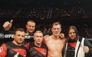 Александр Волков бросает вызов чемпиону UFC в тяжелом весе