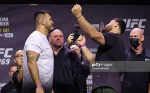 Видео боя Тай Туиваса - Аугусто Сакаи UFC 269