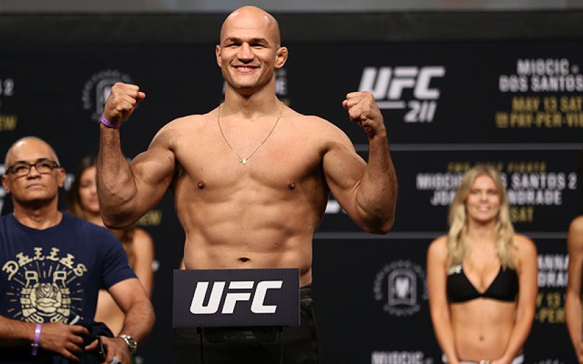 Джуниор Дос Сантос подерется с Сирилом Гэйном на UFC 256