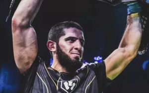 Махачеву предложили проверить себя в бою со звездой UFC из Казахстана