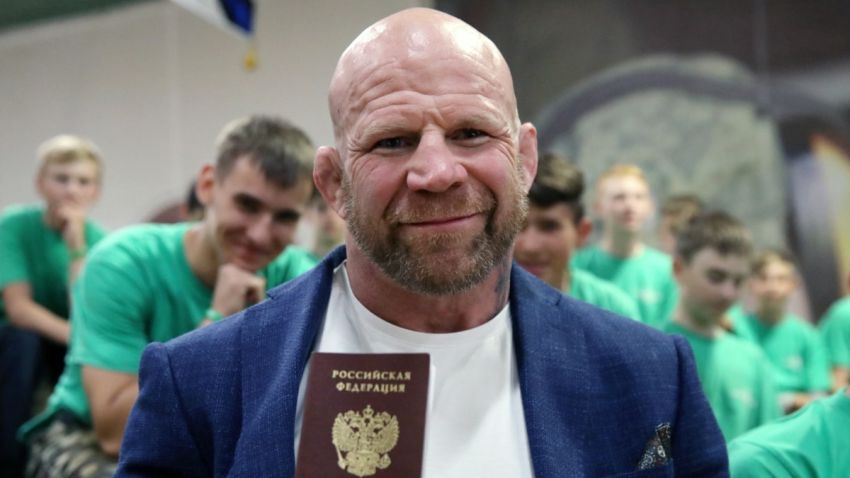 Джефф Монсон заявил, что окончательно отказался от американского гражданства: "Я очень рад, что больше не являюсь частью Америки"