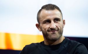 Алекс Вокановски рассказал, как собирается противостоять борцовским навыкам Ислама Махачева