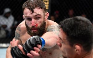 Майкл Кьеса победил Рафаэля Дос Аньоса на UFC Fight Night 166
