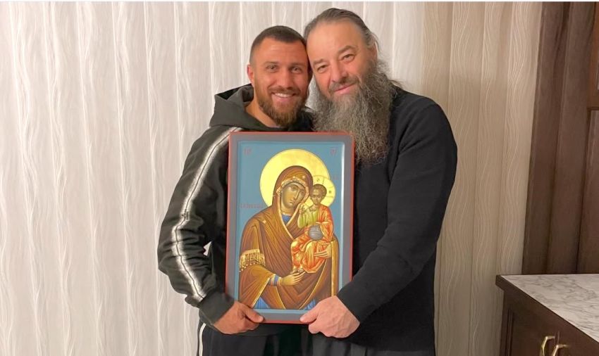 Василий Ломаченко поздравил с Днем Победы
