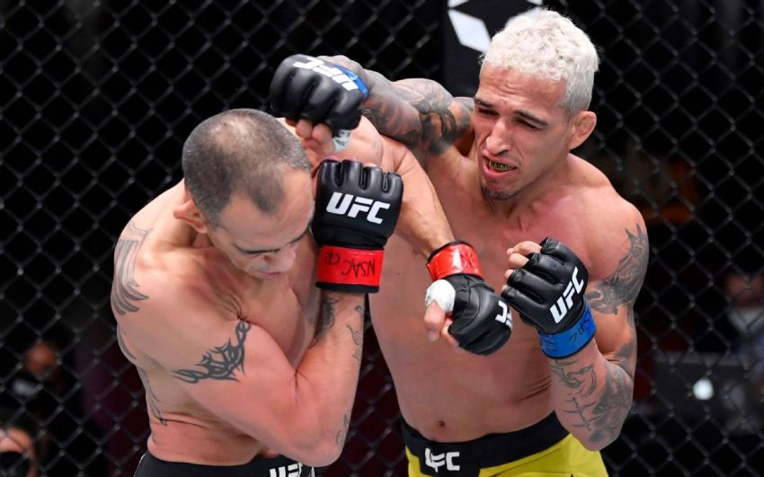 Тони Фергюсон не согласен с судейским счетом на UFC 256: "Оливейра был ментально сломлен в первом раунде"
