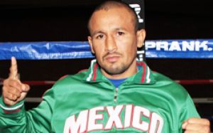 Takashi Miura vs Francisco Vargas (21.11.2015) 