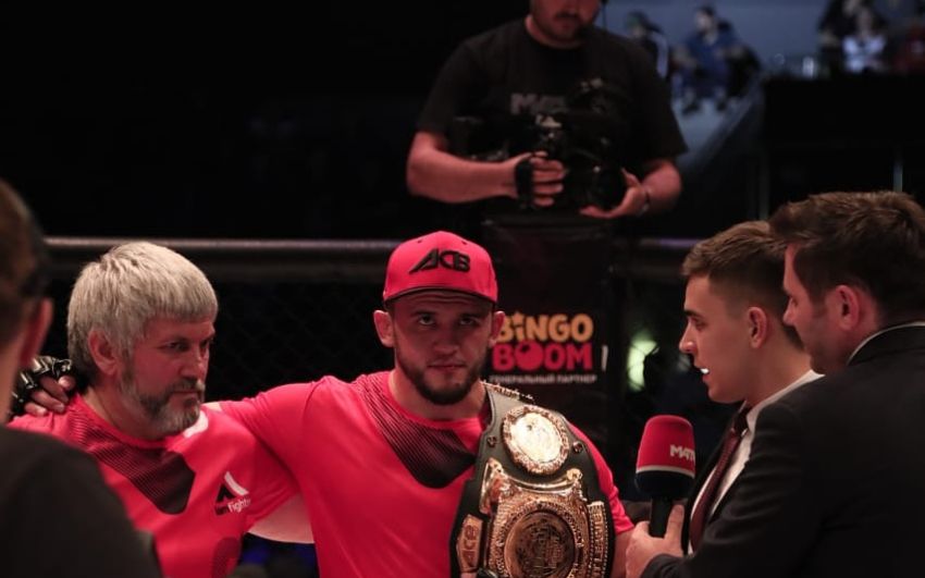 ACB 89: Альберт Туменов зрелищно победил Сиро Родригеса 