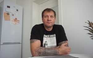 Владимир Хрюнов устроит боксерский поединок для Александра Емельяненко, один из возможных соперников - Томпсон