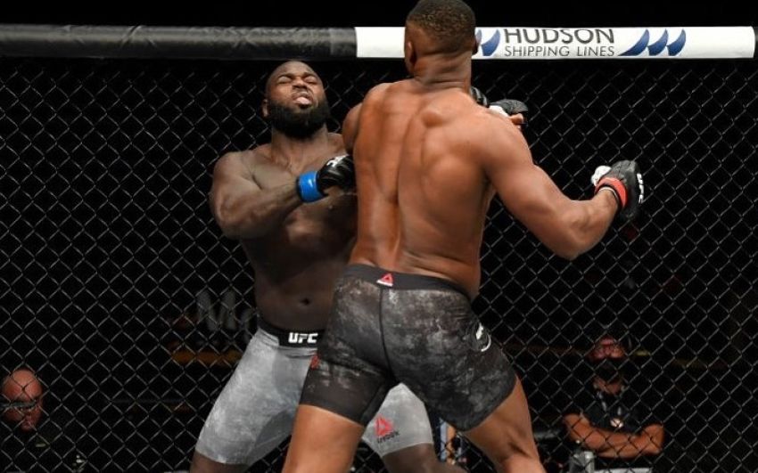Фрэнсис Нганну уничтожил Жаирзиньо Розенструйка на UFC 249