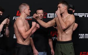 Видео боя Грант Доусон - Рикки Гленн UFC Fight Night 196